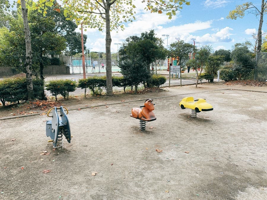 河野別府公園　小さな公園　乗り物